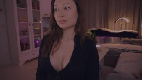 Snapshot of missmerciless chatting on 05.25.26 LUXXANDRA online show from 05.25.26