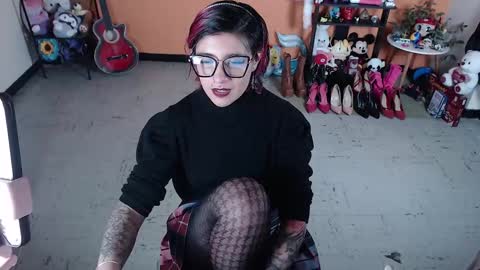 Miss Mia online show from 12.18.24