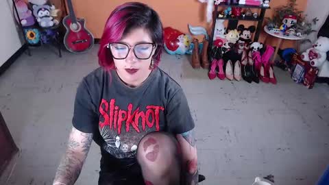 Miss Mia online show from 12.19.24