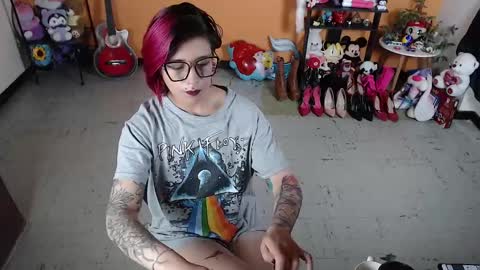 Miss Mia online show from 12.21.24