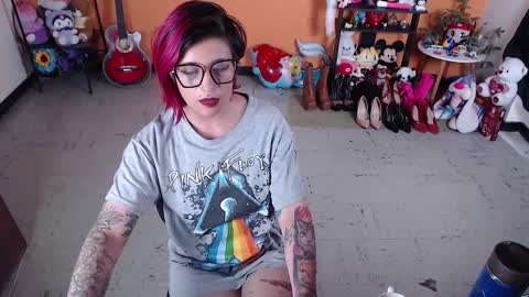 Miss Mia online show from 12.21.24