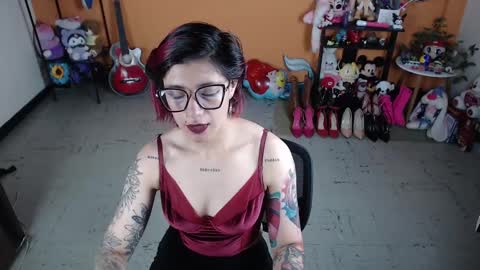 Miss Mia online show from 12.29.24