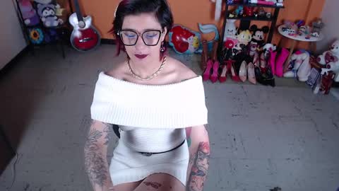 Miss Mia online show from 01.03.25