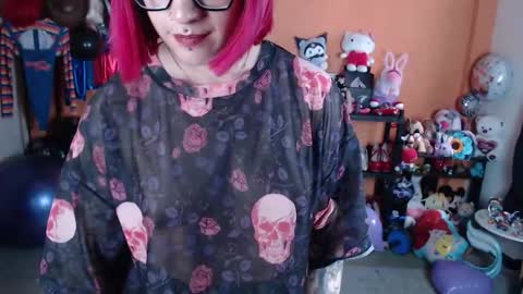 Miss Mia online show from 10.10.25