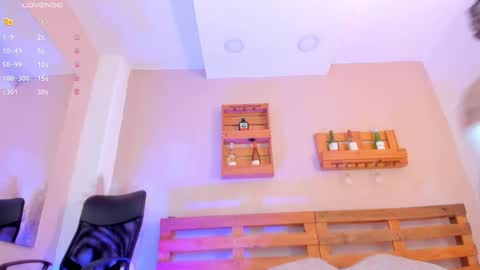 Snapshot of missmiaa_ chatting on 10.11.25 Mia online show from 10.11.25