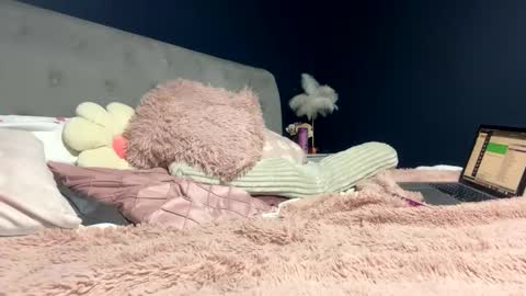 Snapshot of missmila27 chatting on 02.16.25 Mila x online show from 02.16.25