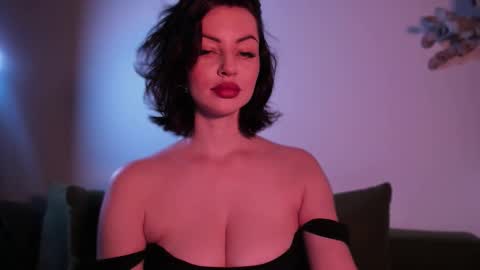 Snapshot of missmirandagd chatting on 10.19.25 online show from 10.19.25