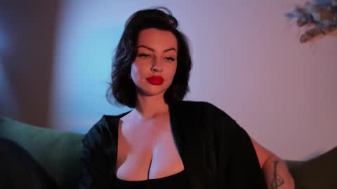 Snapshot of missmirandagd chatting on 10.24.25 online show from 10.24.25