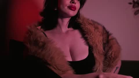 Snapshot of missmirandagd chatting on 11.10.25 online show from 11.10.25