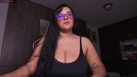 Snapshot of missmoonn chatting on 11.09.25 MissMoon online show from 11.09.25