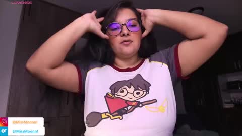 Snapshot of missmoonn chatting on 11.10.25 MissMoon online show from 11.10.25