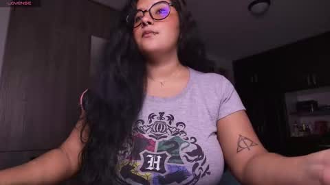 Snapshot of missmoonn chatting on 11.12.25 MissMoon online show from 11.12.25