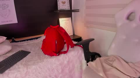 insta miss nickeloo online show from 02.22.25