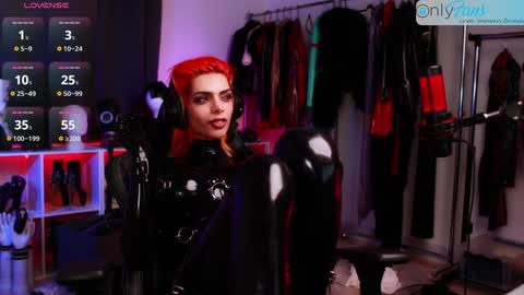 Snapshot of missnocturnal chatting on 01.22.25 Nocturnal online show from 01.22.25