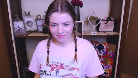 Snapshot of missoliviaa_ chatting on 01.25.25 Olivia online show from 01.25.25