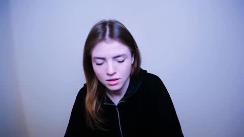 Snapshot of missoliviaa_ chatting on 02.11.25 Olivia online show from 02.11.25