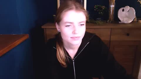 Snapshot of missoliviaa_ chatting on 11.06.25 Olivia online show from 11.06.25