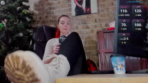 Snapshot of misspetitevenus chatting on 01.04.25 Miss Venus online show from 01.04.25