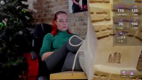 Snapshot of misspetitevenus chatting on 01.08.25 Miss Venus online show from 01.08.25