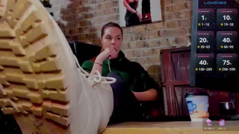 Snapshot of misspetitevenus chatting on 01.17.25 Miss Venus online show from 01.17.25