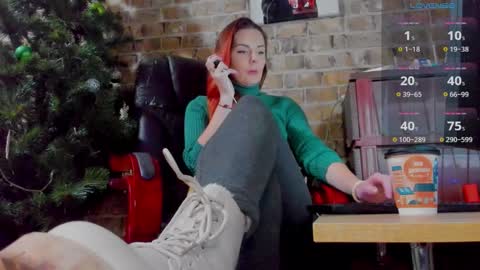 Snapshot of misspetitevenus chatting on 01.20.25 Miss Venus online show from 01.20.25