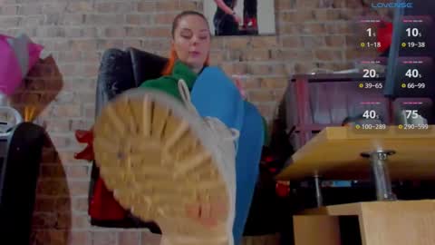 Snapshot of misspetitevenus chatting on 03.03.25 Miss Venus online show from 03.03.25