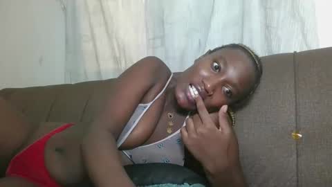 Snapshot of missprettygal chatting on 09.29.25 pretty gal online show from 09.29.25