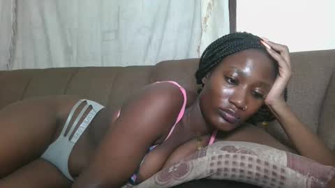 Snapshot of missprettygal chatting on 10.20.25 pretty gal online show from 10.20.25