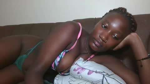 Snapshot of missprettygal chatting on 11.09.25 pretty gal online show from 11.09.25