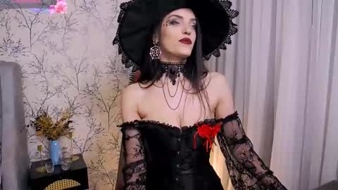 Snapshot of missrosse_ chatting on 10.31.25 Emily online show from 10.31.25