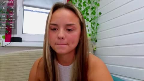 Snapshot of misss_viki chatting on 10.13.25 . online show from 10.13.25