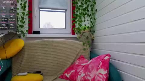 Snapshot of misss_viki chatting on 10.16.25 . online show from 10.16.25