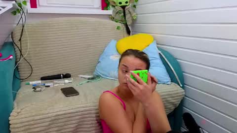 Snapshot of misss_viki chatting on 11.07.25 . online show from 11.07.25