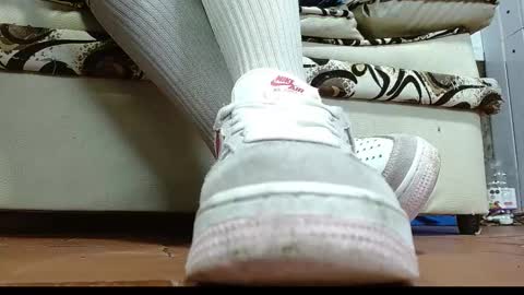 TELL ME MISS online show from 09.24.25