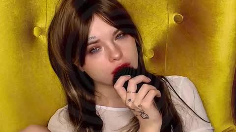 Misss Lola Angel online show from 10.12.25