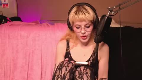 Tacodeluxe online show from 12.17.25