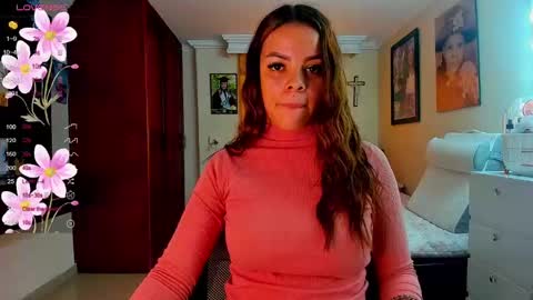 Snapshot of missvalery1 chatting on 09.15.25 missvalery1 online show from 09.15.25