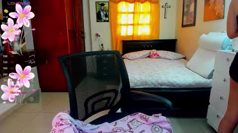 Snapshot of missvalery1 chatting on 09.16.25 missvalery1 online show from 09.16.25