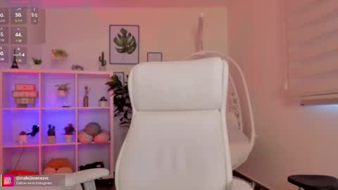 Snapshot of missvancouver_ chatting on 09.24.25 Mafe Jimenez online show from 09.24.25