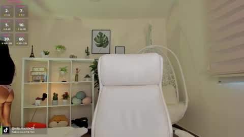 Snapshot of missvancouver_ chatting on 10.03.25 Mafe Jimenez online show from 10.03.25