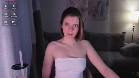 Polly online show from 08.04.26