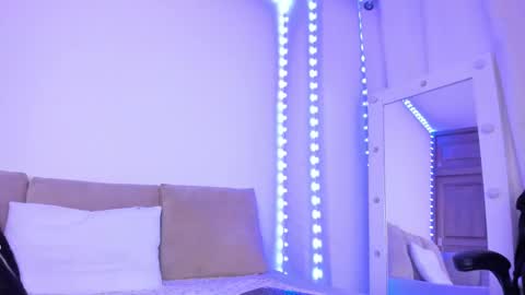 Snapshot of missvioleta_ chatting on 02.09.25 Violetta online show from 02.09.25