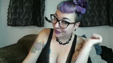 Missy Dee online show from 09.17.25