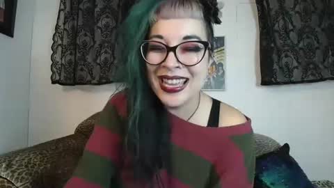 Snapshot of missy_dee chatting on 10.15.25 Missy Dee online show from 10.15.25