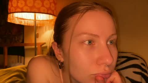 Snapshot of misszlataa chatting on 03.06.25 Zlata online show from 03.06.25