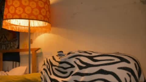 Snapshot of misszlataa chatting on 03.10.25 Zlata online show from 03.10.25