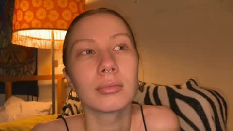 Snapshot of misszlataa chatting on 03.12.25 Zlata online show from 03.12.25