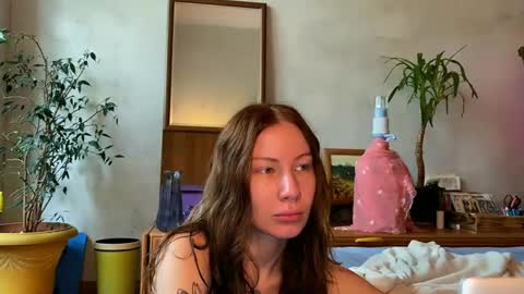 Snapshot of misszlataa chatting on 09.15.25 Zlata online show from 09.15.25