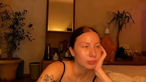 Snapshot of misszlataa chatting on 09.16.25 Zlata online show from 09.16.25