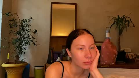 Snapshot of misszlataa chatting on 09.17.25 Zlata online show from 09.17.25